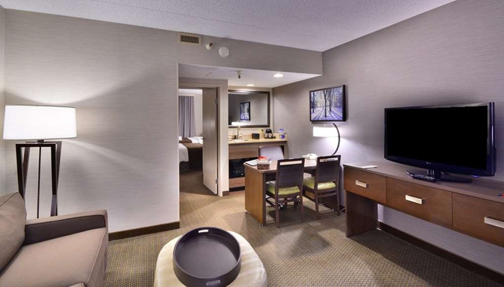 Фото Embassy Suites by Hilton Denver Central Park