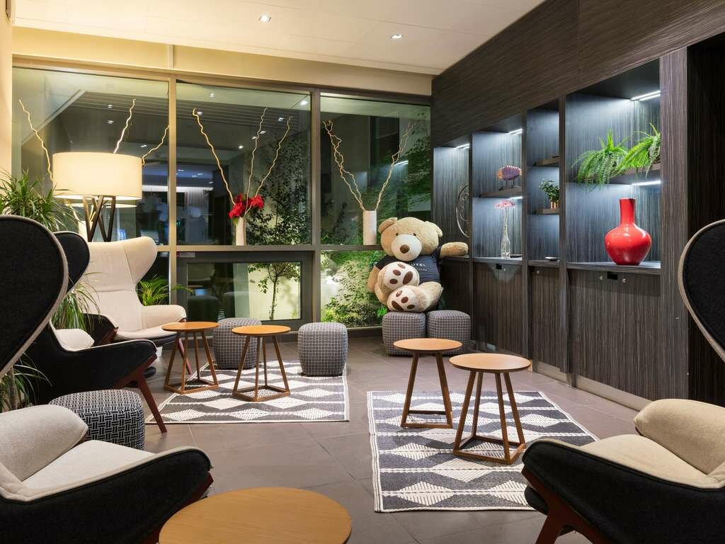 Фото Novotel Paris Saint Denis Stade Basilique