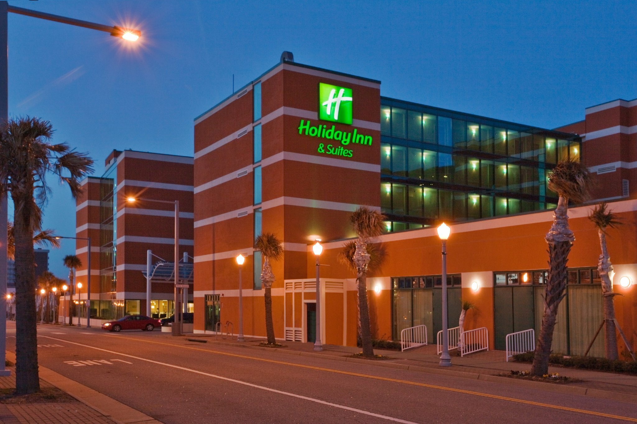 Фото Holiday Inn & Suites Virginia Beach North Beach, an Ihg Hotel