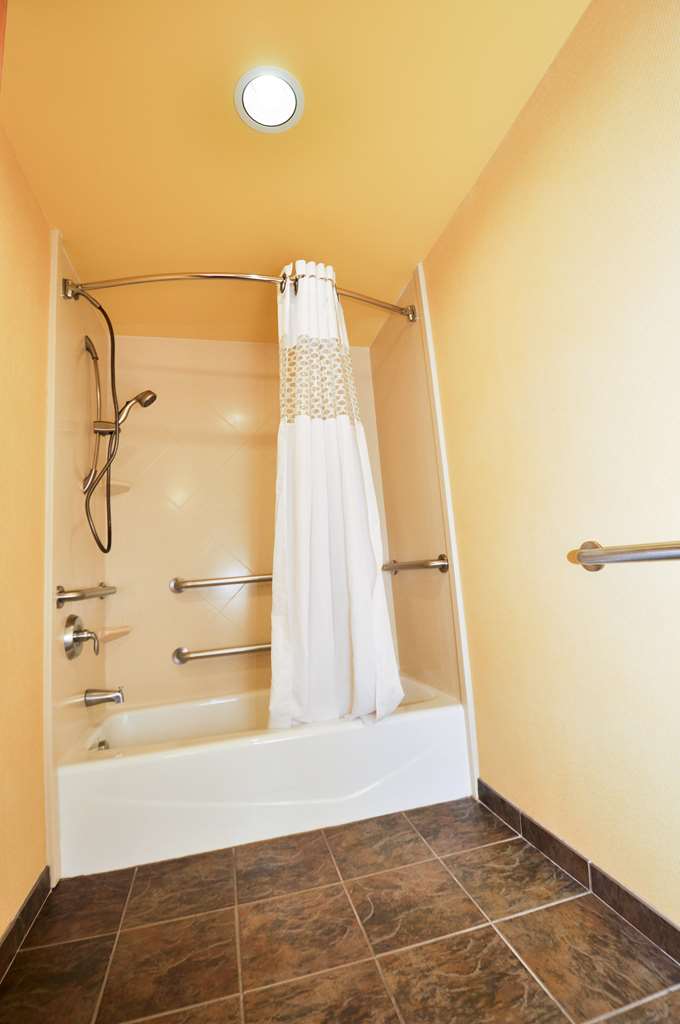 Фото Hampton Inn & Suites Louisville East