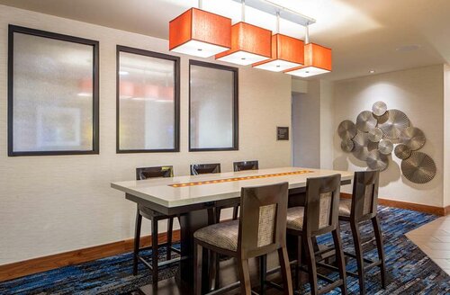Гостиница DoubleTree Suites by Hilton Hotel Minneapolis в Миннеаполисе