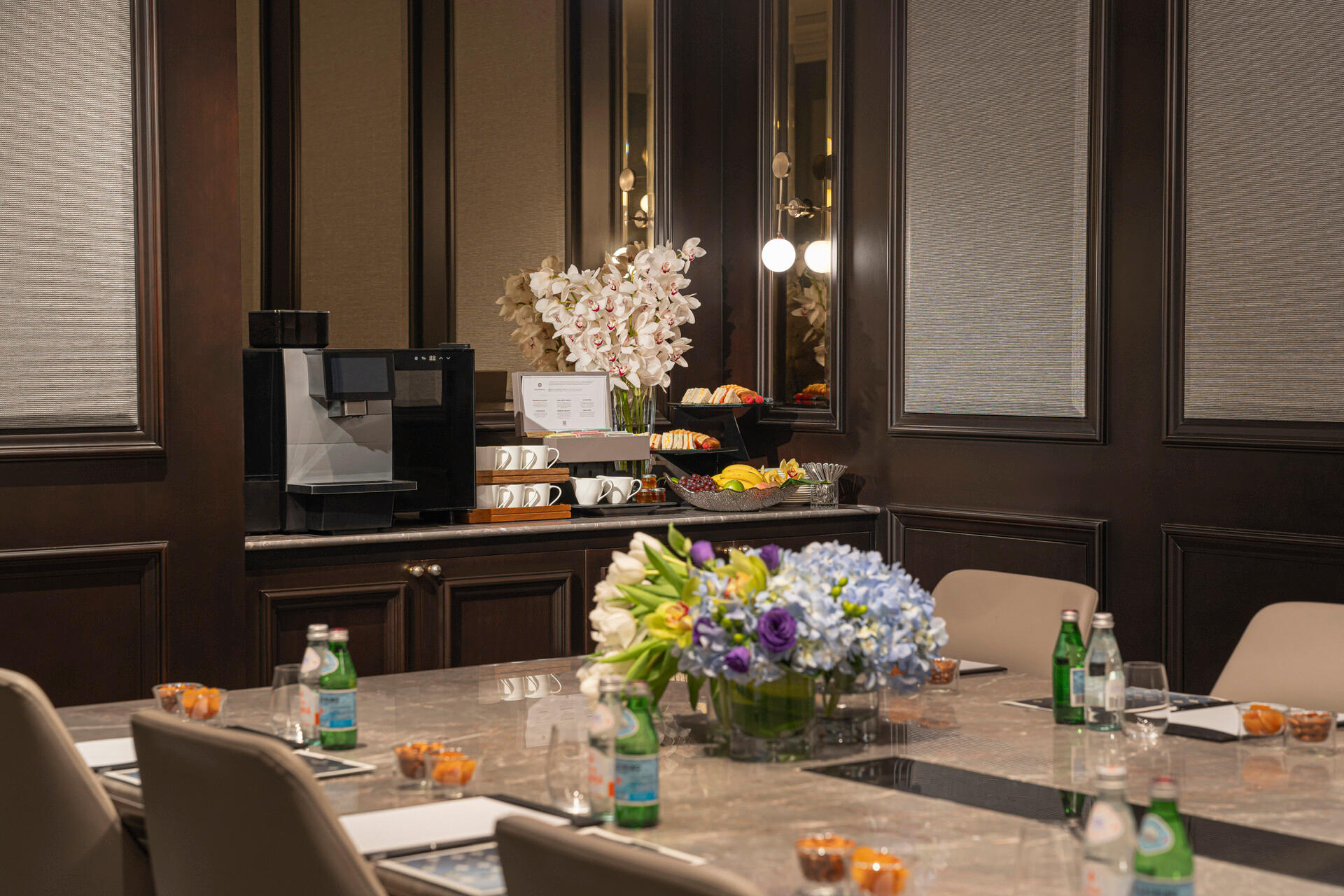 Фото Four Seasons Hotel Singapore