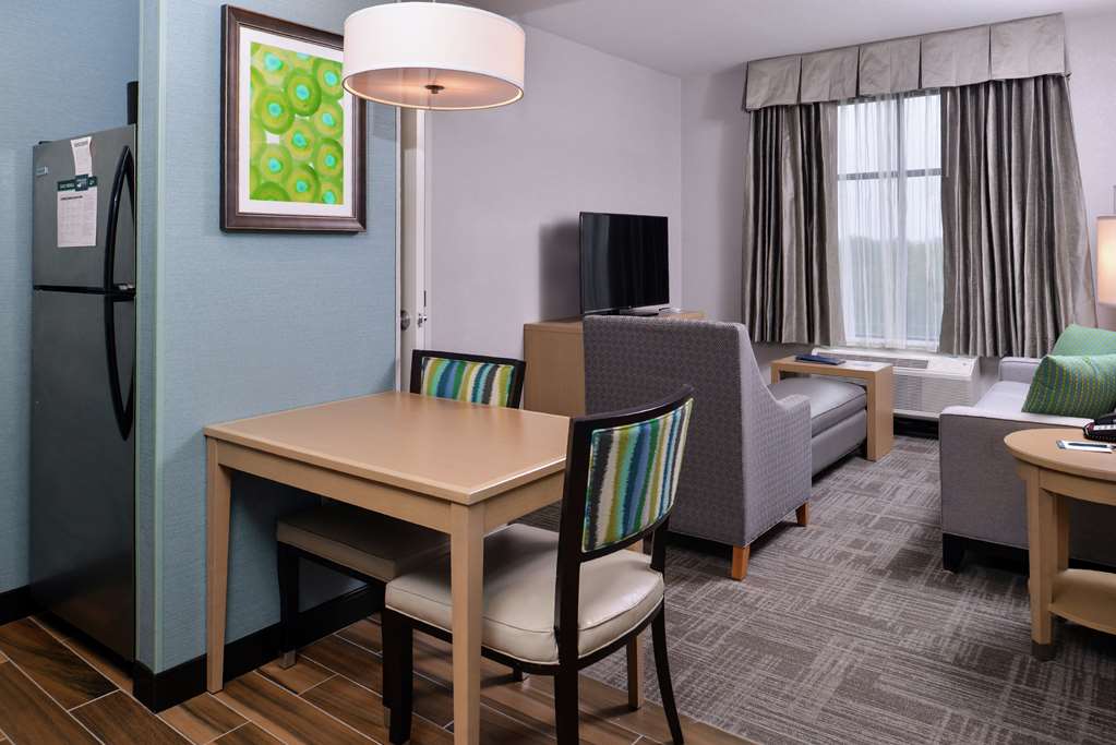 Фото Homewood Suites by Hilton Des Moines Airport