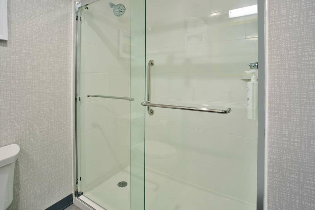 Фото Hampton Inn by Hilton Paris