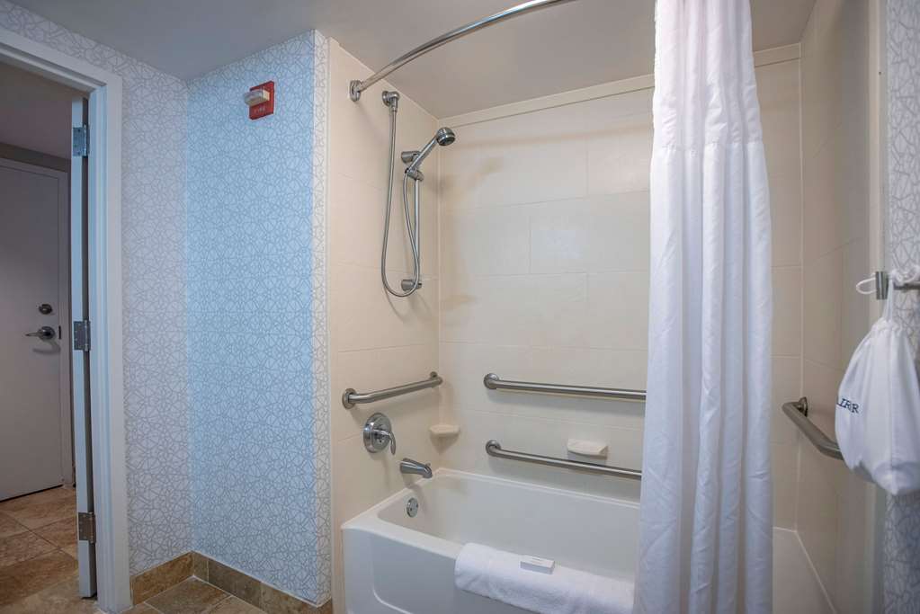 Фото Hampton Inn Pensacola-Airport