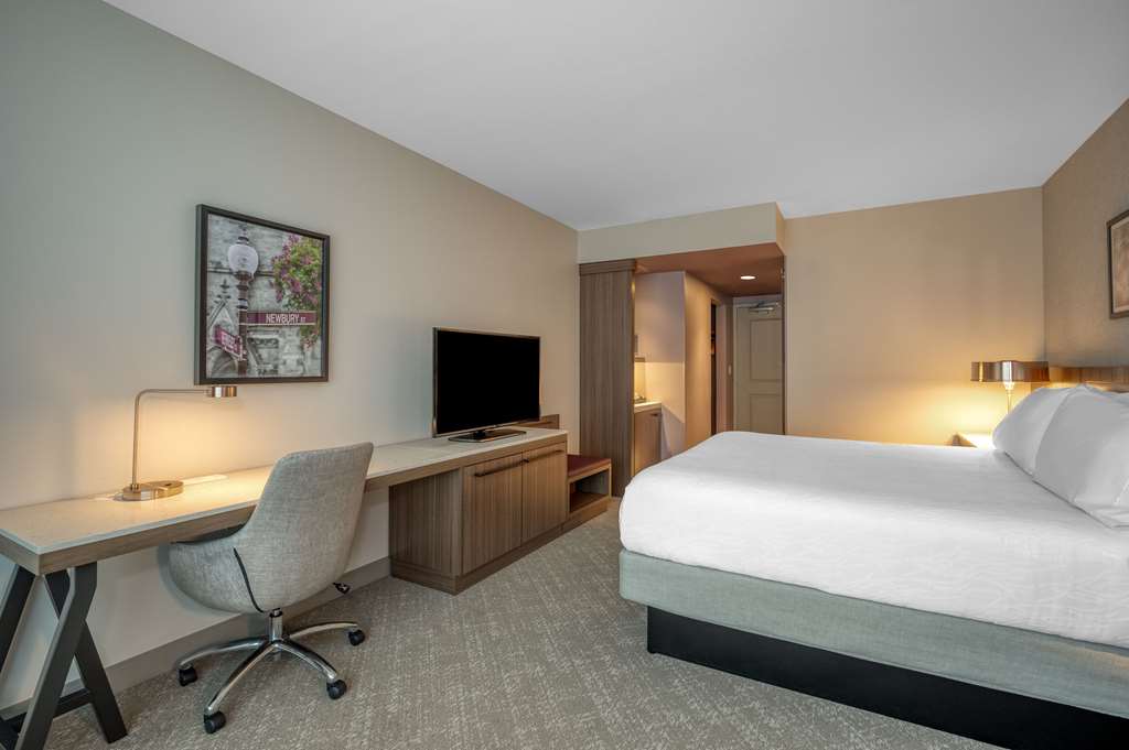 Фото Hilton Garden Inn Boston Logan Airport