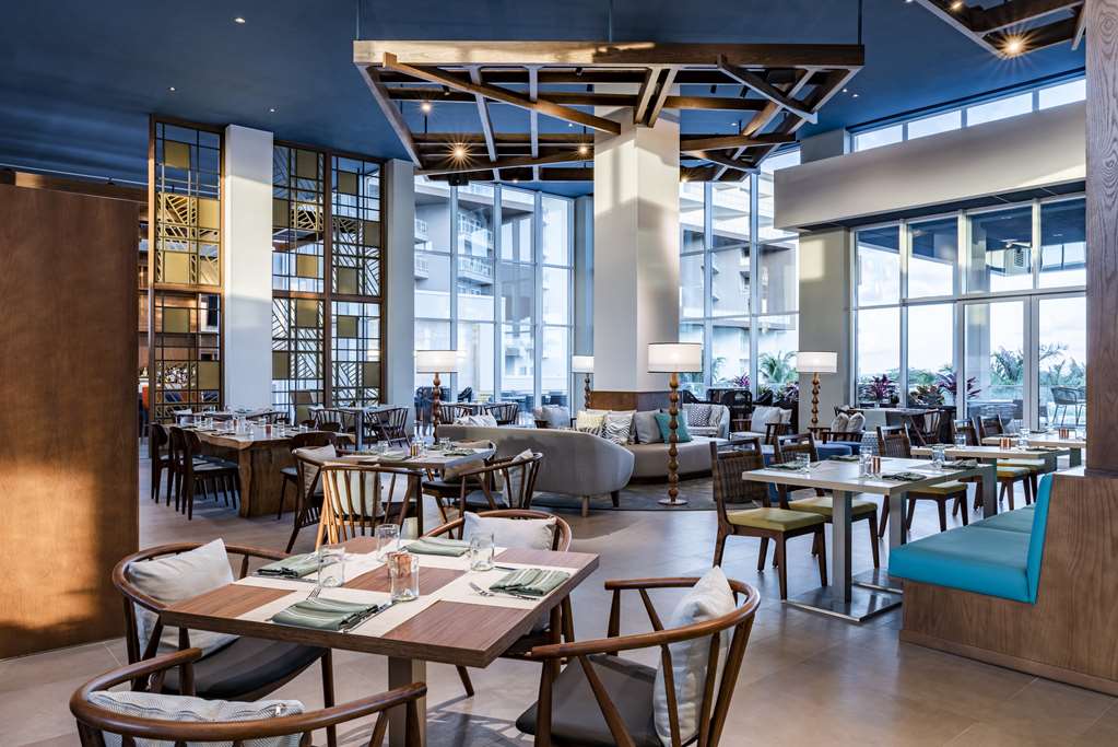 Фото Embassy Suites by Hilton Aruba Resort