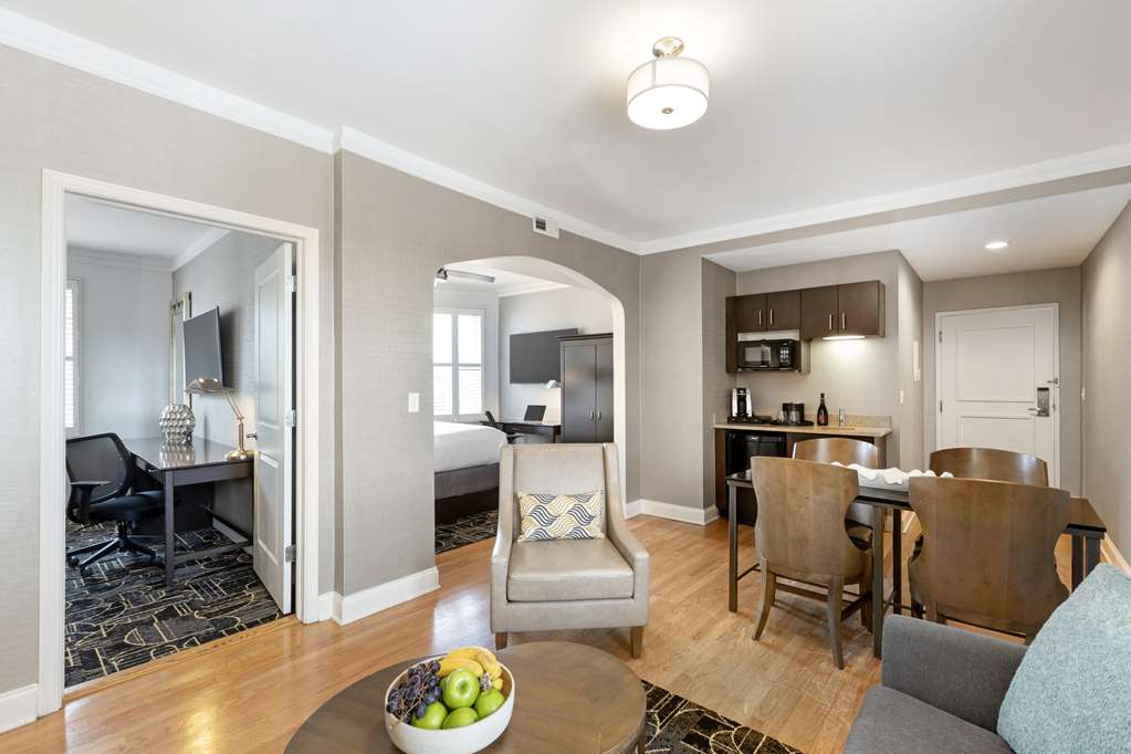 Фото Best Western Plus Hawthorne Terrace Hotel