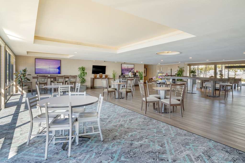 Фото Best Western Plus Bayside Hotel