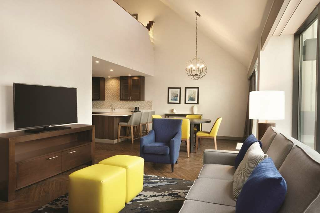 Фото Embassy Suites Indianapolis Downtown