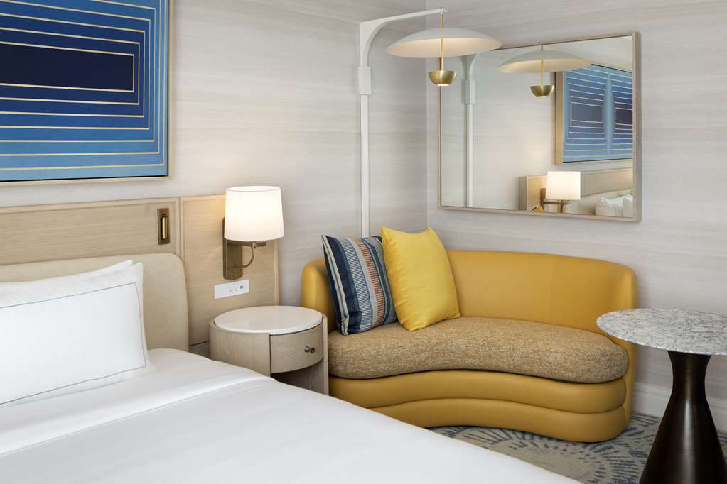 Фото The Highland Dallas, Curio Collection by Hilton