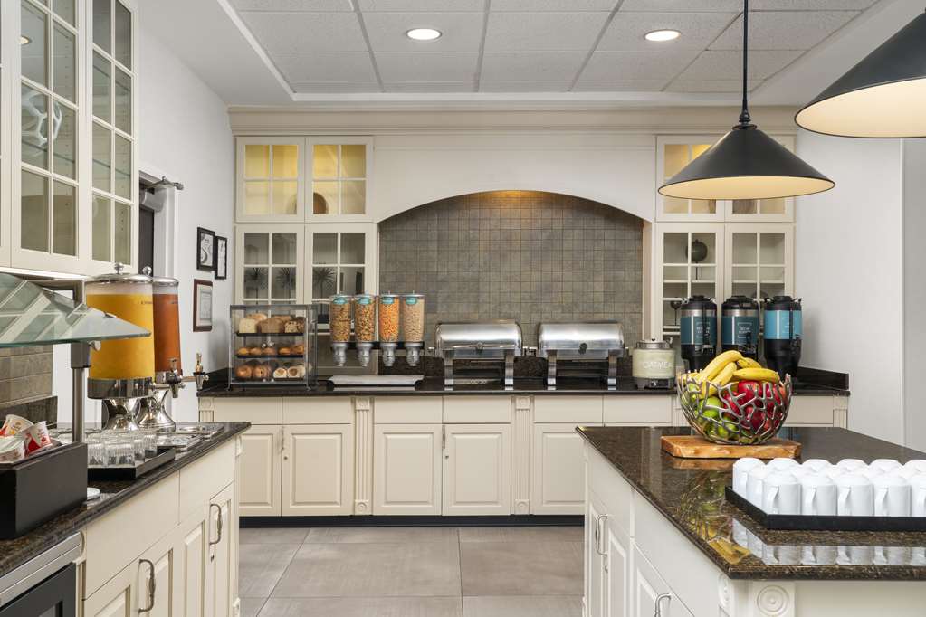 Фото Homewood Suites by Hilton Cambridge-Arlington