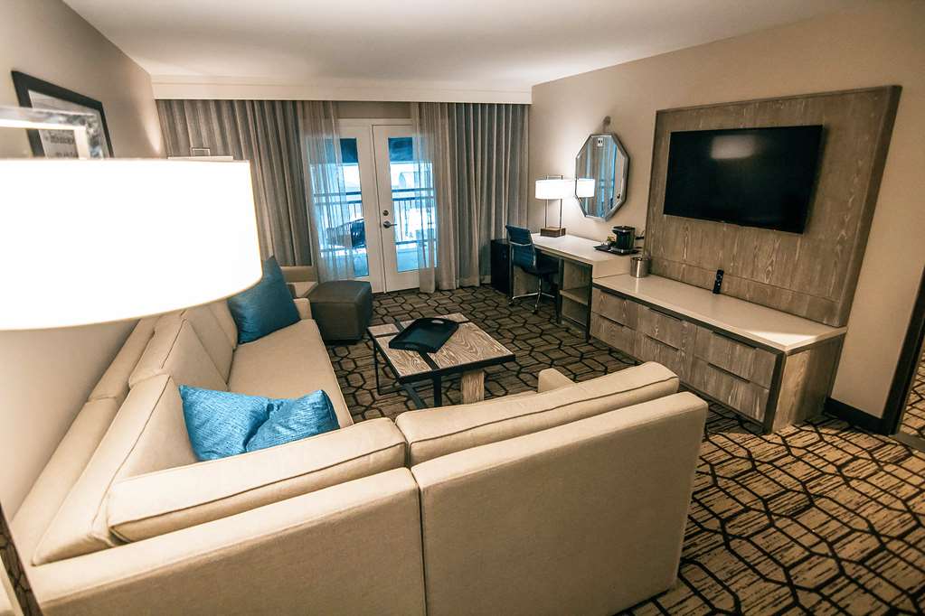 Фото DoubleTree by Hilton Lubbock University Area