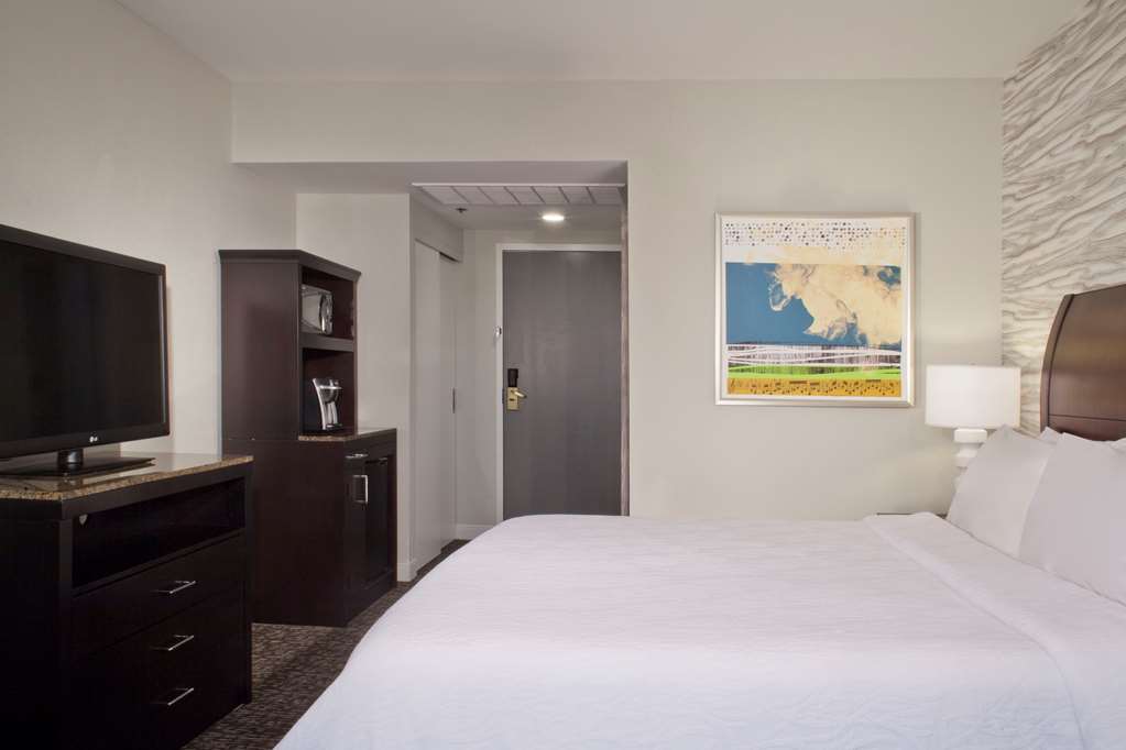 Фото Hilton Garden Inn Austin Downtown