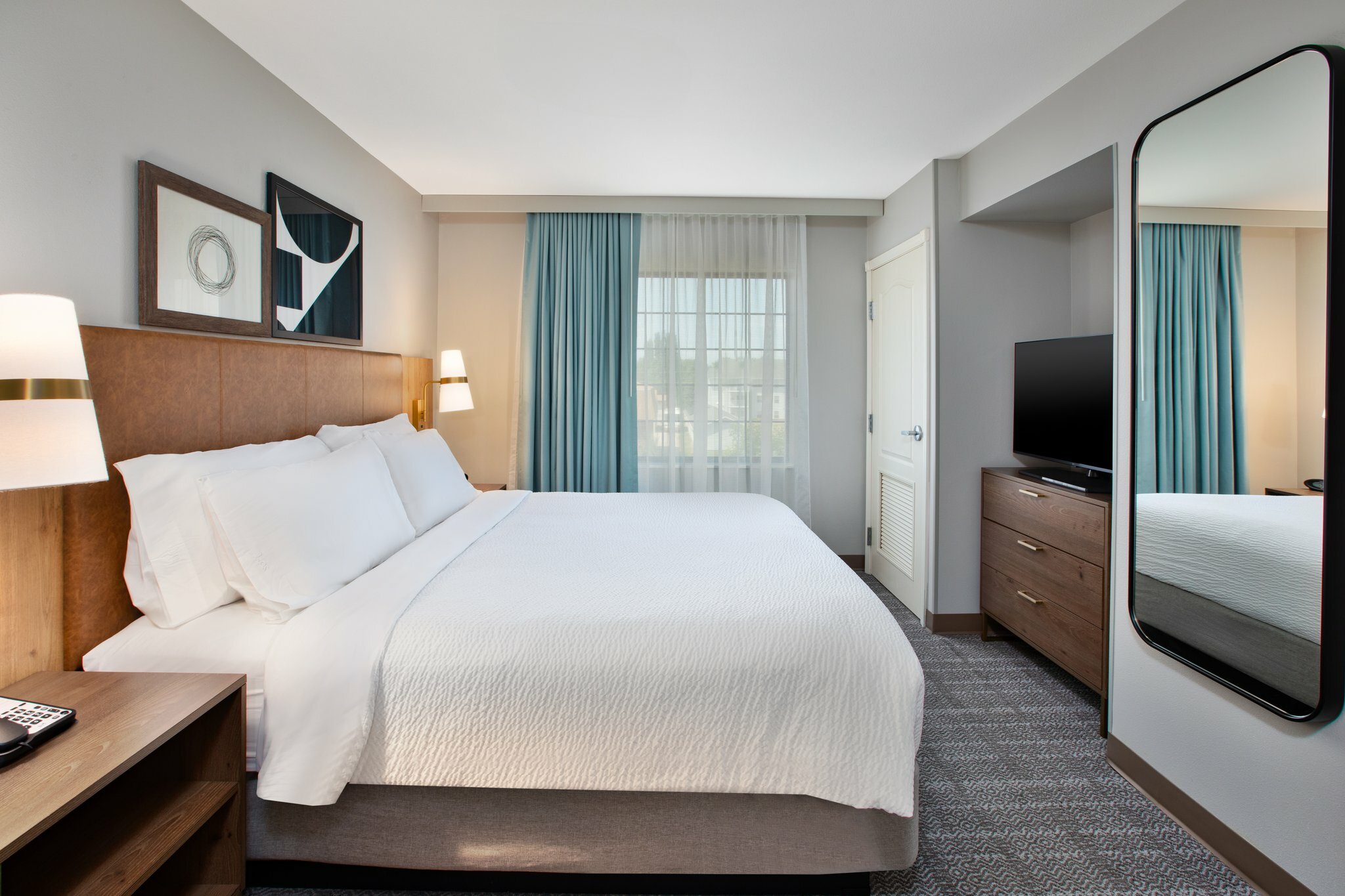 Фото Staybridge Suites Bismarck, an Ihg Hotel