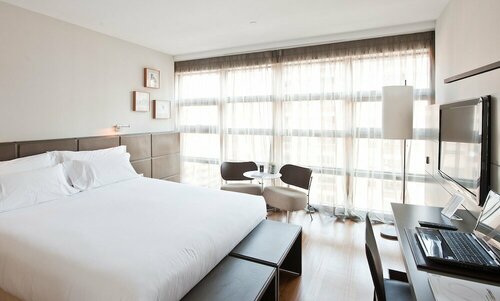 Гостиница Reina Petronila в Сарагосе