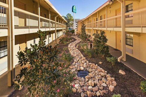 Гостиница La Quinta Inn by Wyndham Bossier City в Бошьер Сити