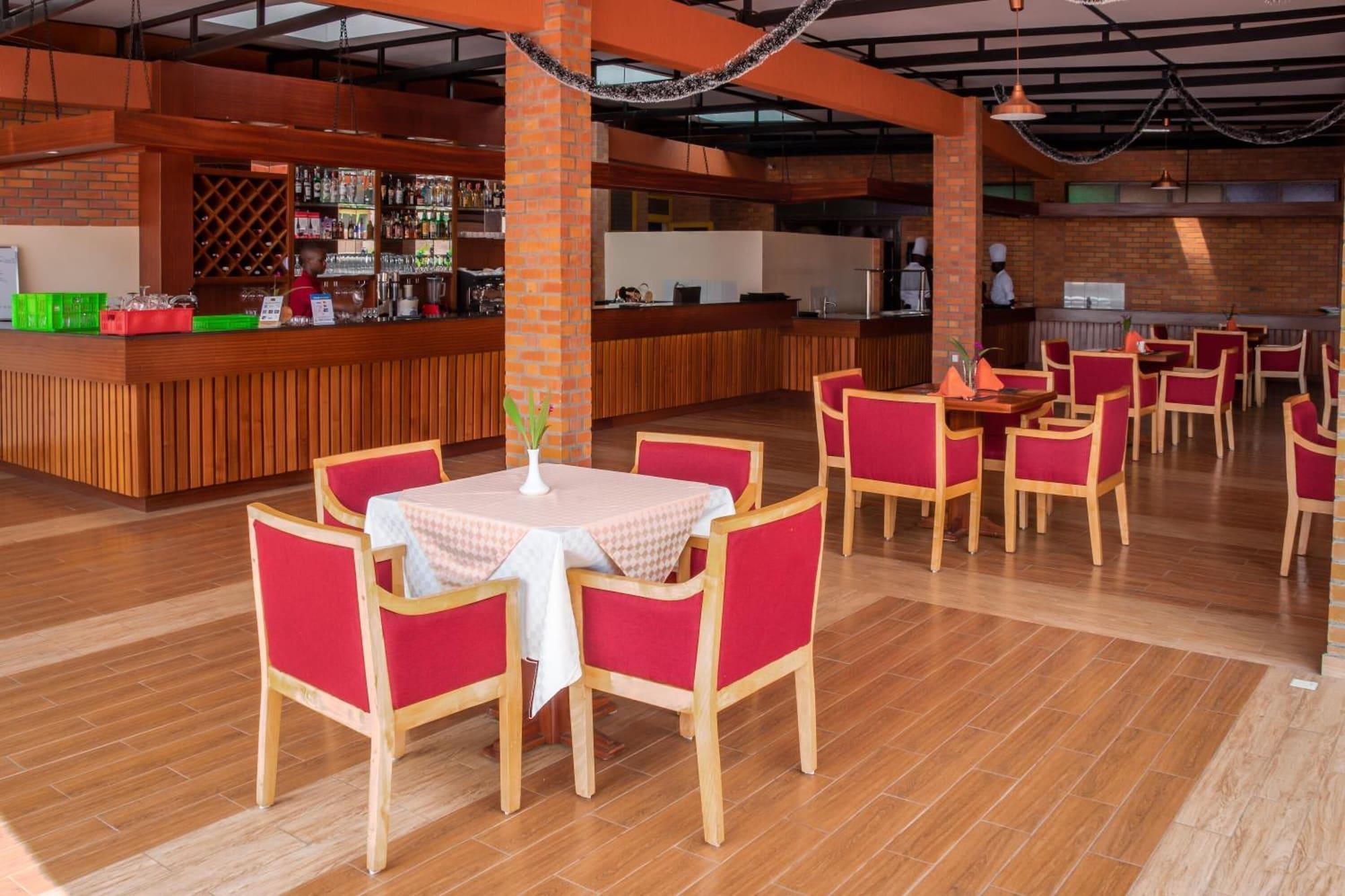 Фото Sainte Famille Hotel