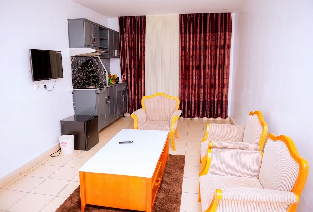 Фото Quiet Haven Hotel