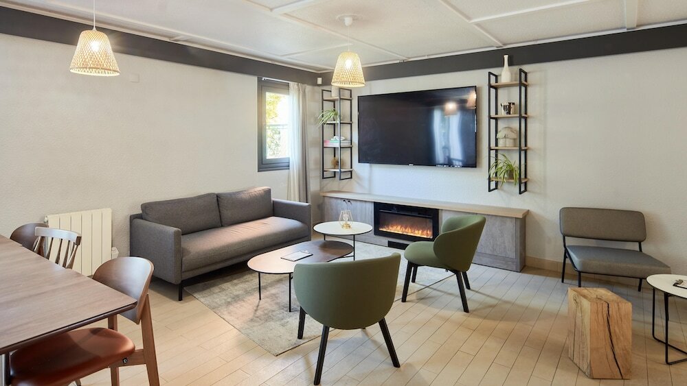 Фото Campanile Cergy Pontoise