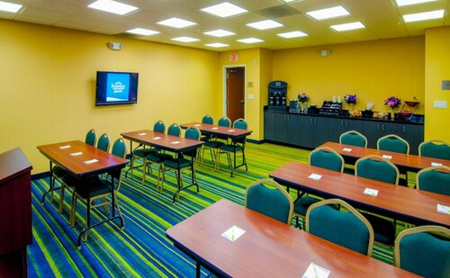 Гостиница Fairfield Inn & Suites by Marriott Visalia Tulare в Портвилле
