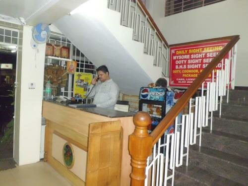 Гостиница Hotel Ajantha Palace в Майсуре