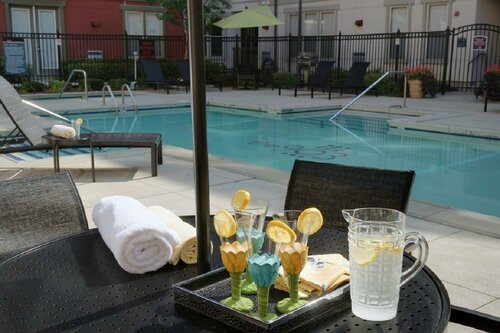Гостиница Global Luxury Suites next to Providence Place Shopping Mall в Кранстоне