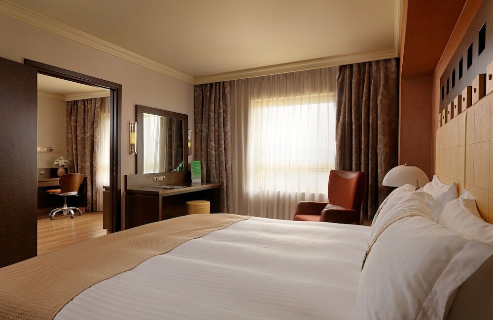 Holiday Inn Athens Attica AV Airport West - 4