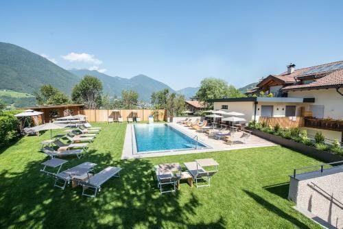 Гостиница Hotel Kranebitt B&b в Брессаноне