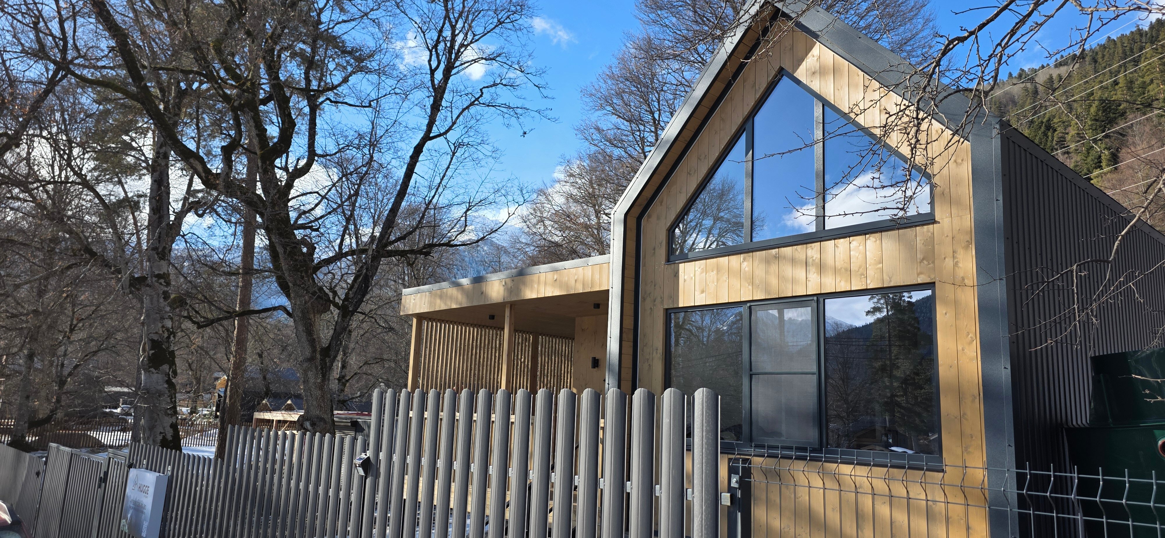 Фото Hugge в горах