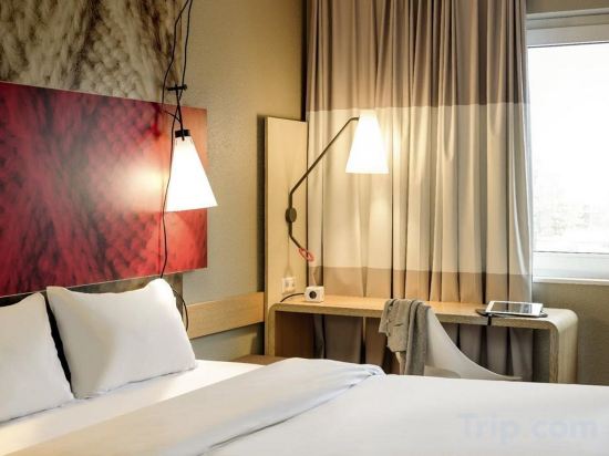 Фото ibis Zurich Messe Airport