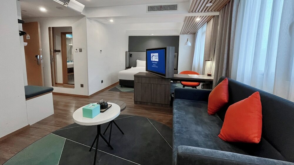 Фото Holiday Inn Express Qingdao City Center