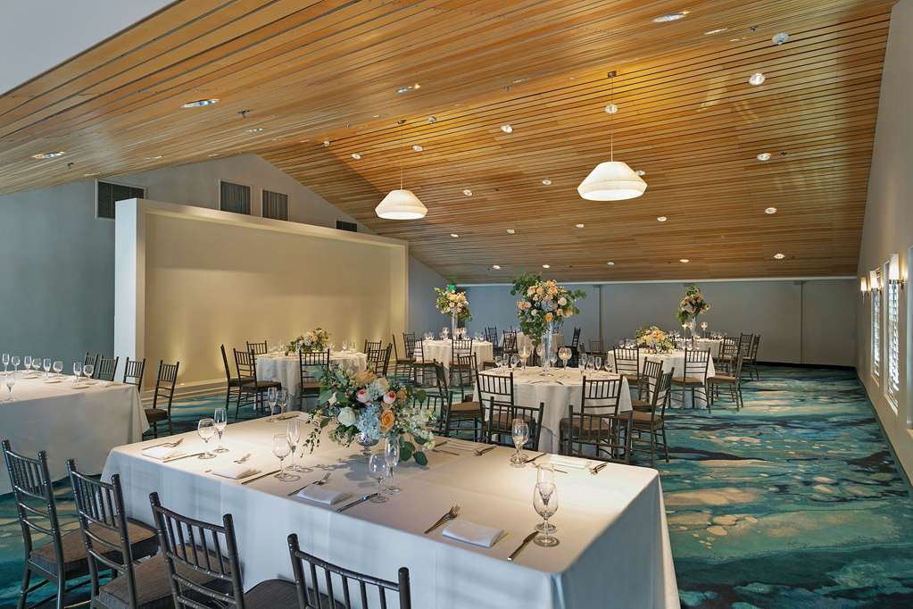 Фото Belamar Hotel Manhattan Beach, Tapestry Collection by Hilton