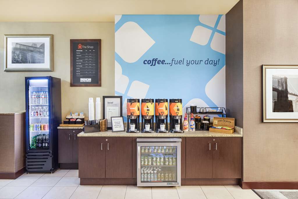 Фото Hilton Garden Inn New York/West 35 Street