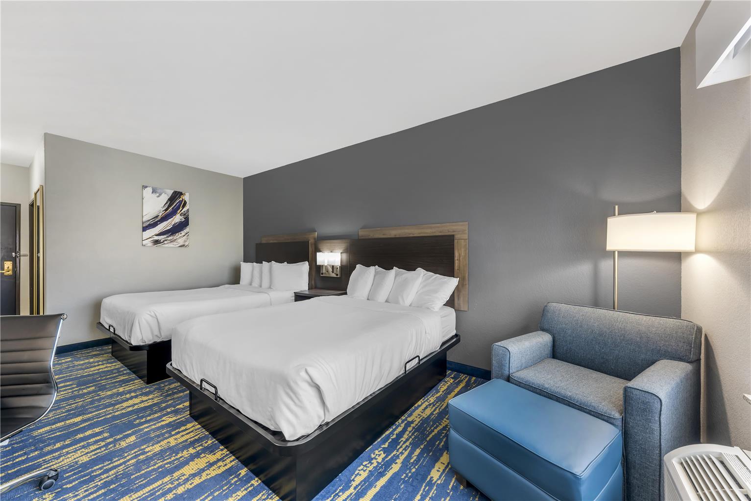 Фото SureStay Plus Hotel by Best Western San Antonio SeaWorld