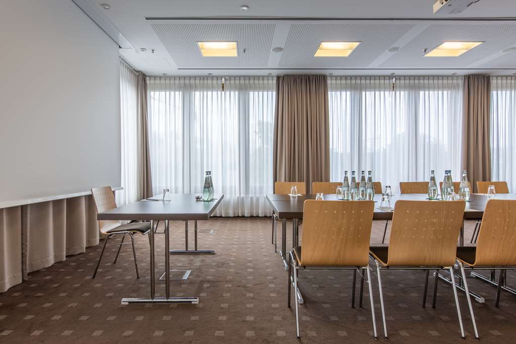 Фото Radisson Blu Hotel, Hannover