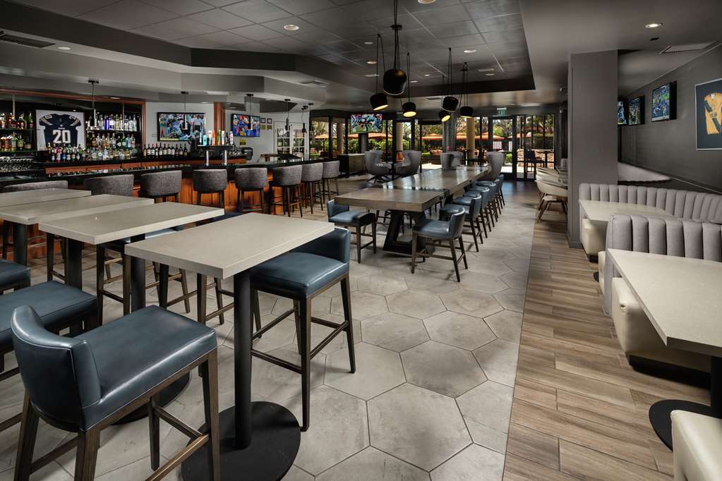 Фото DoubleTree by Hilton Carson
