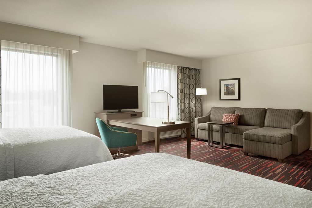 Фото Hampton Inn & Suites St. Louis/Alton