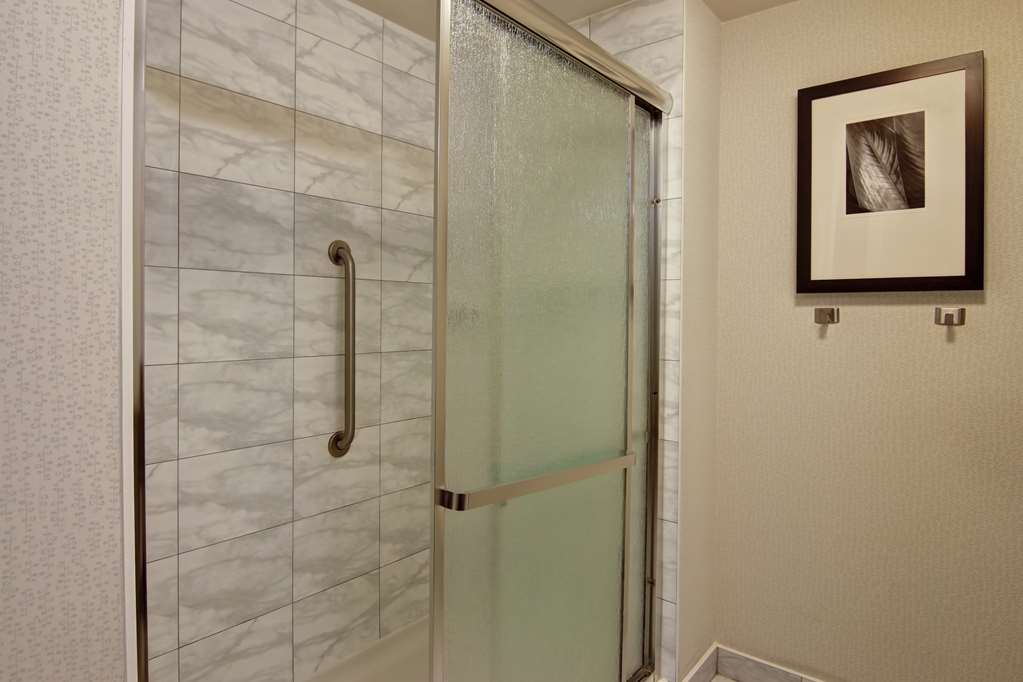 Фото Hampton Inn by Hilton Toronto Airport Corporate Centre