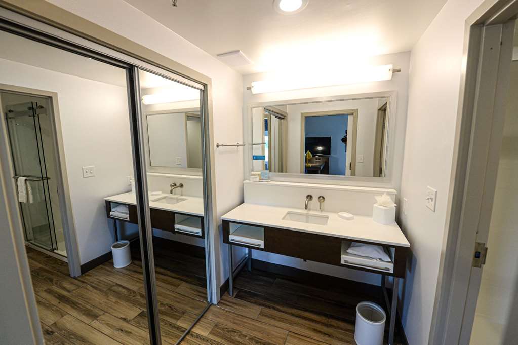 Фото Hampton Inn & Suites Lenoir