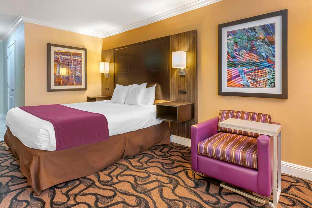 Фото Best Western Plus Airport Plaza