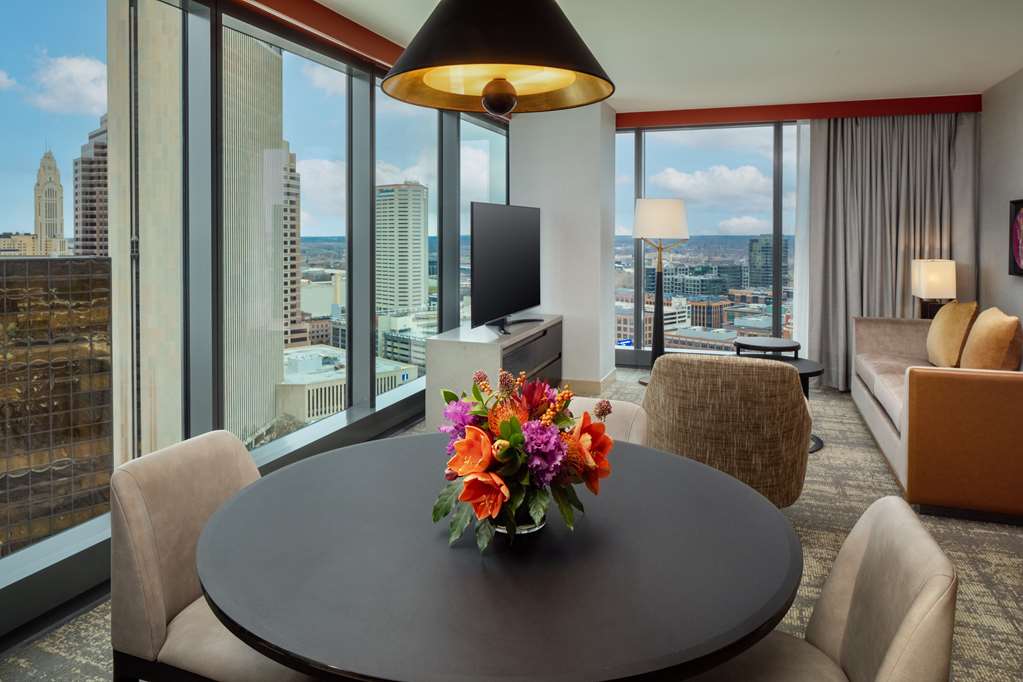 Фото Hilton Columbus Downtown