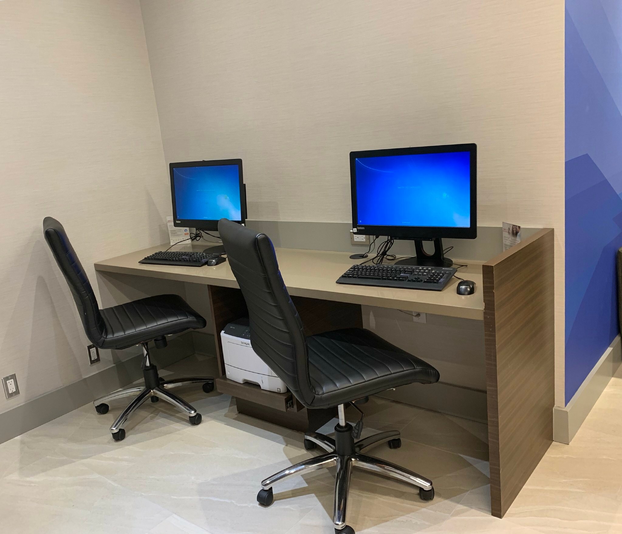 Фото Holiday Inn Express Vancouver-Metrotown