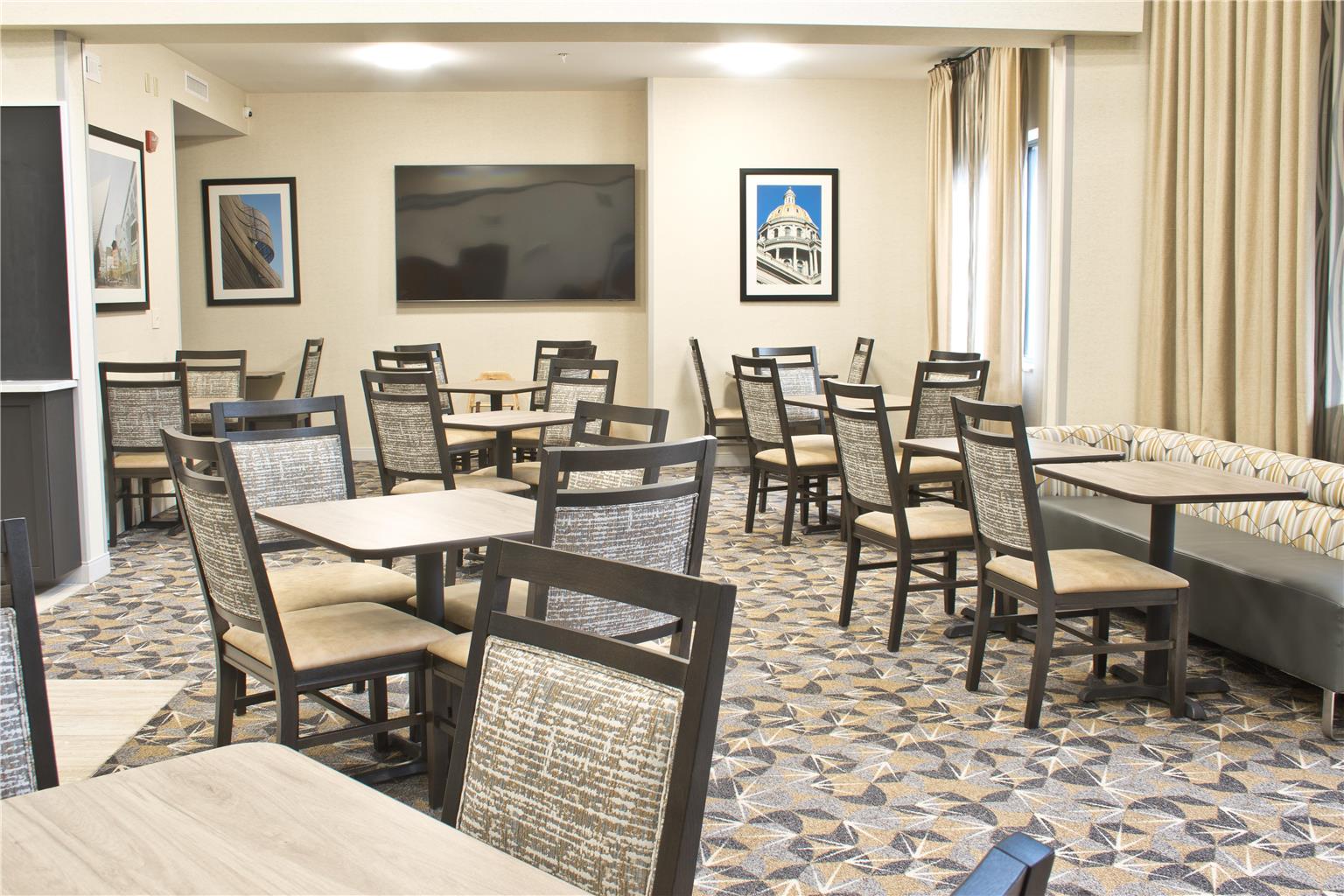 Фото Hampton Inn & Suites Denver-Speer Boulevard