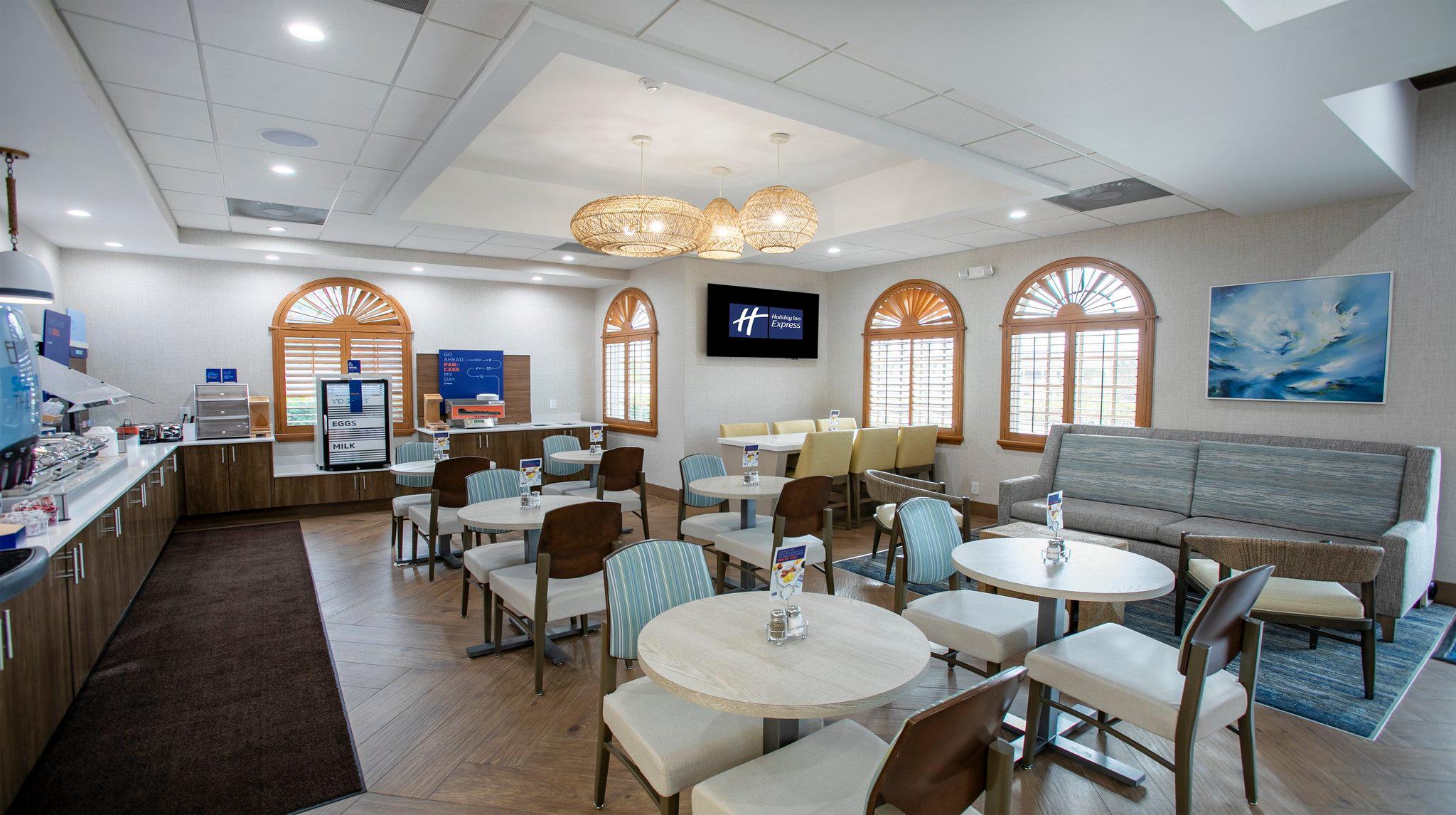 Фото Holiday Inn Express North Palm Beach-Oceanview, an Ihg Hotel