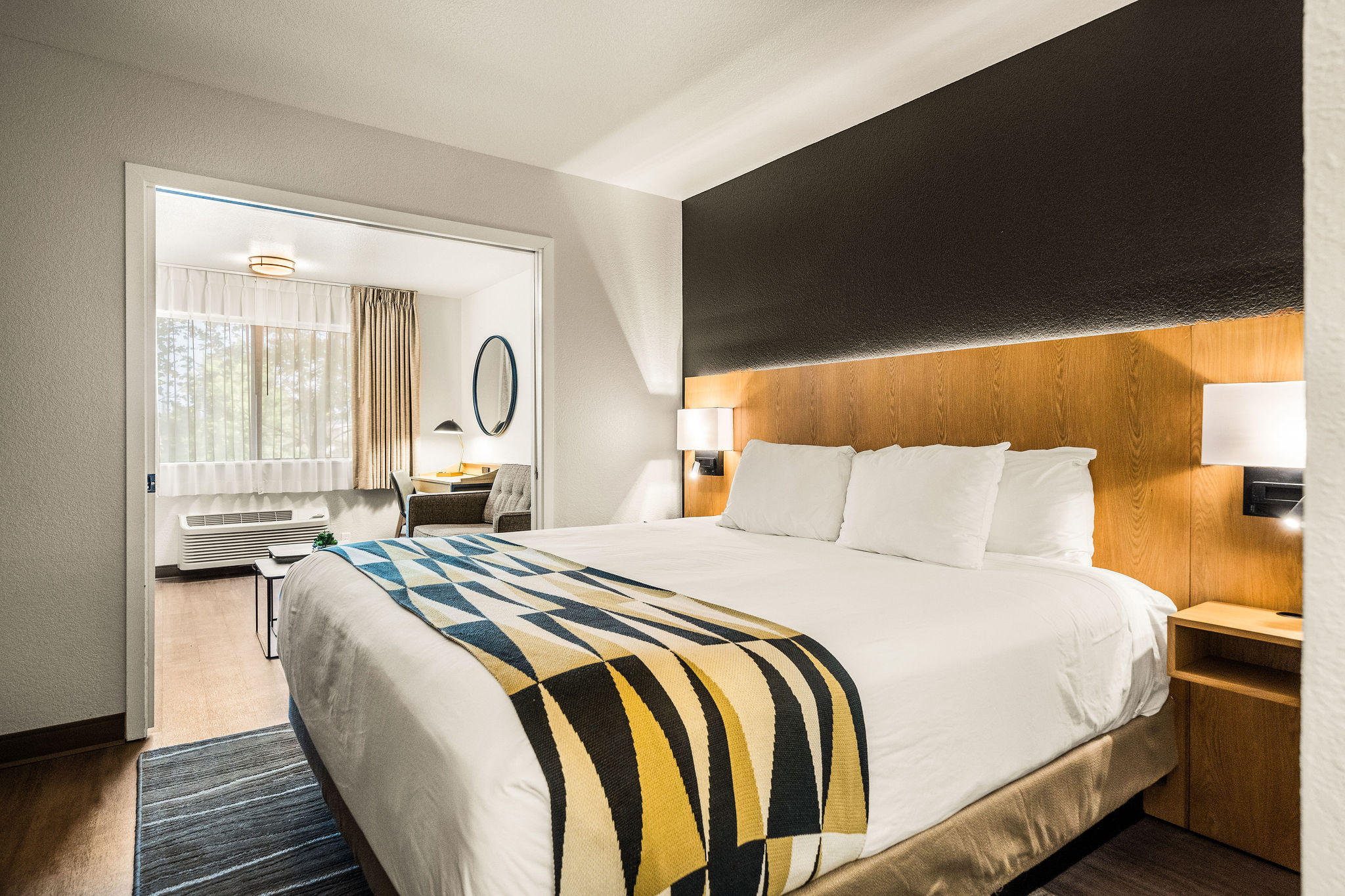 Фото Oxford Suites Redding