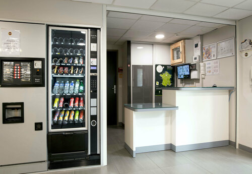 Гостиница B&b Hotel Bollene в Ньоне