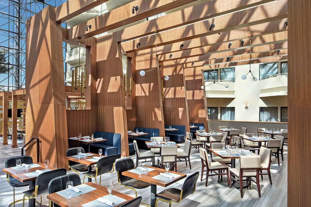 Фото DoubleTree by Hilton Hotel Newark Airport