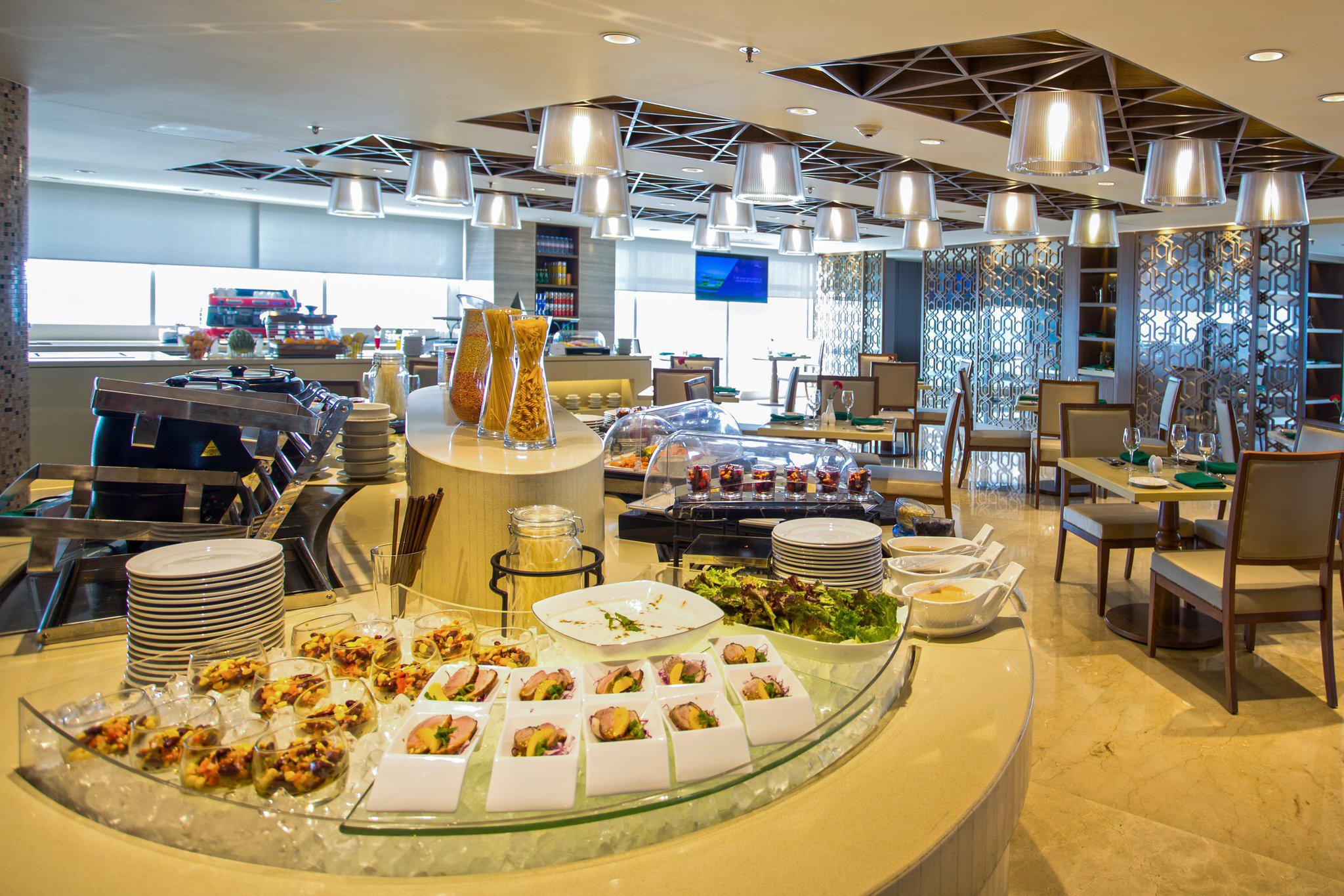 Фото Crowne Plaza Dhaka Gulshan by IHG Hotel