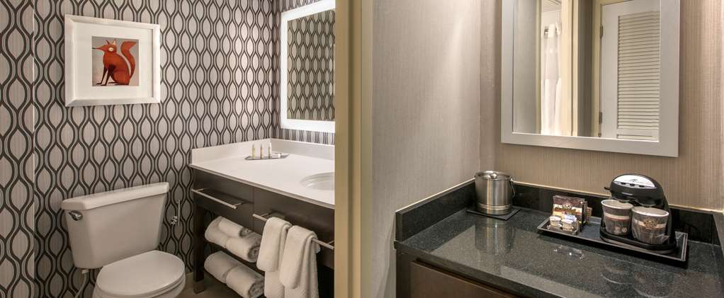 Фото DoubleTree by Hilton Chicago Wood Dale - Elk Grove